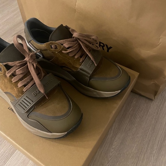 Burberry sneakers - Picture 5 of 10